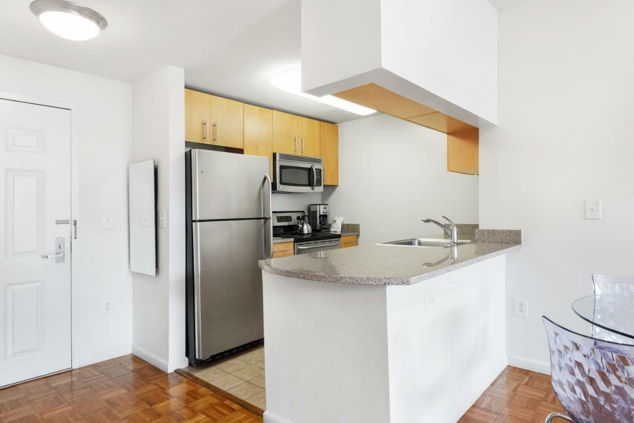 저지시티 Furnished Quarters At Grove Pointe 아파트 외부 사진